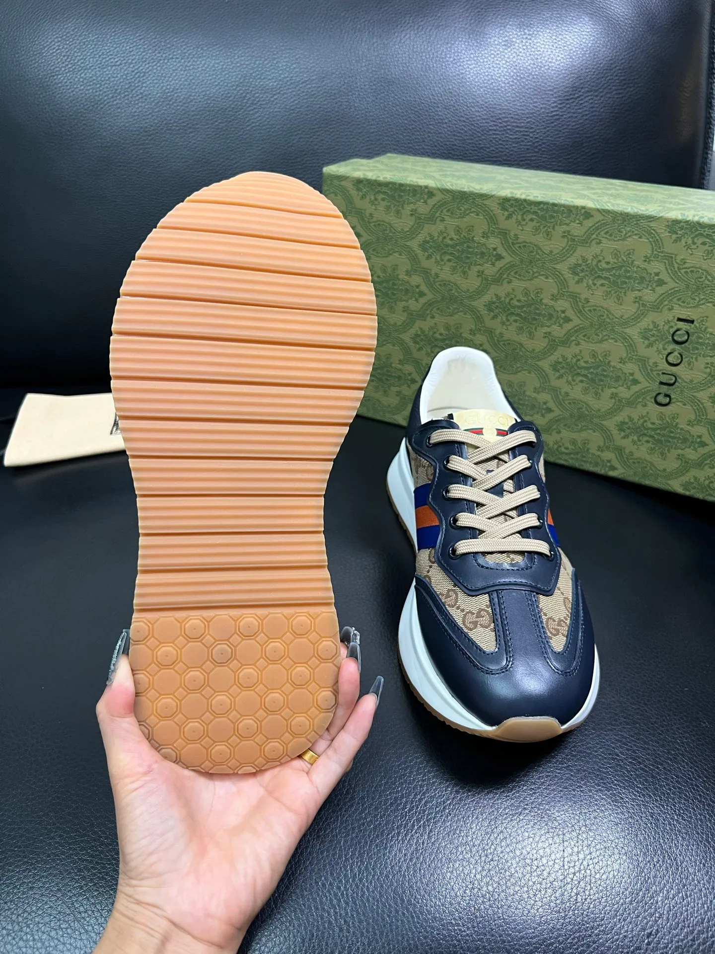 Men's shoes 💰800 Gucci top purchasing Gucci counter new model, original factory configuration of imported cowhide from Italy with printed cloth fabric, imported cowhide lining, breathable and comfortable, sole: original factory special sole is super comfortable, original factory and single goods are high quality, welcome to compare, code number 38-44 (customized 45 46) 85865